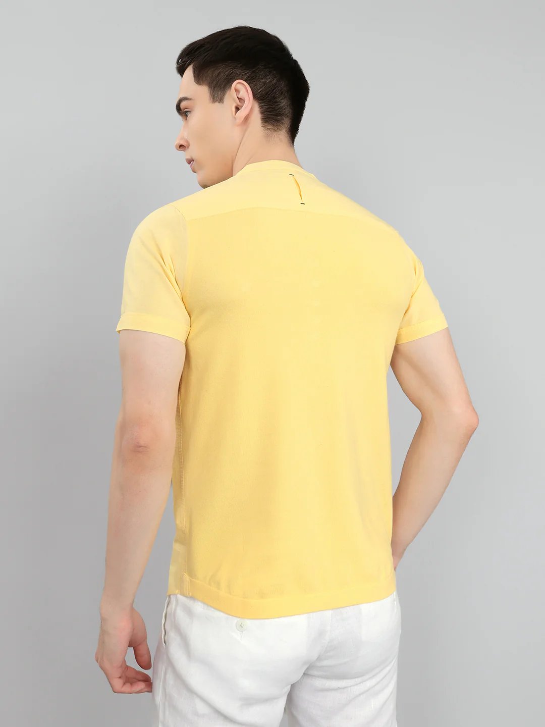 Men Yellow Solid Henley Neck Half Sleeve Kurta - Image 4