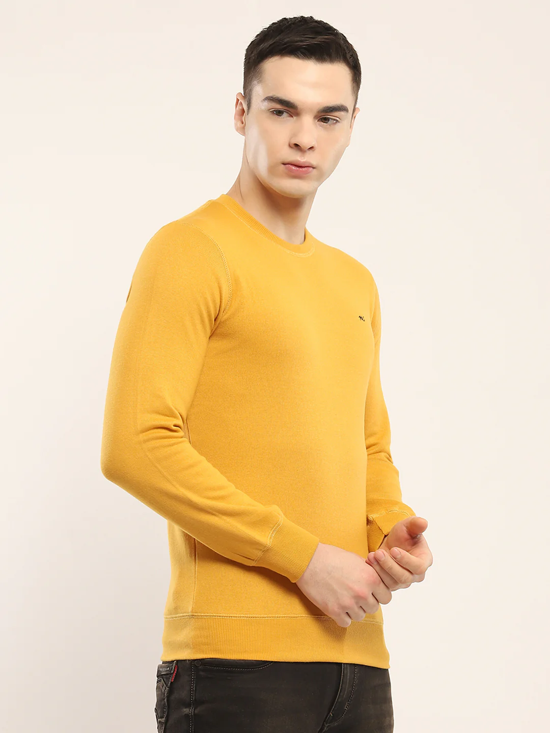 Men Yellow Solid Round Neck Full Sleeve Winter T-Shirt - Image 4