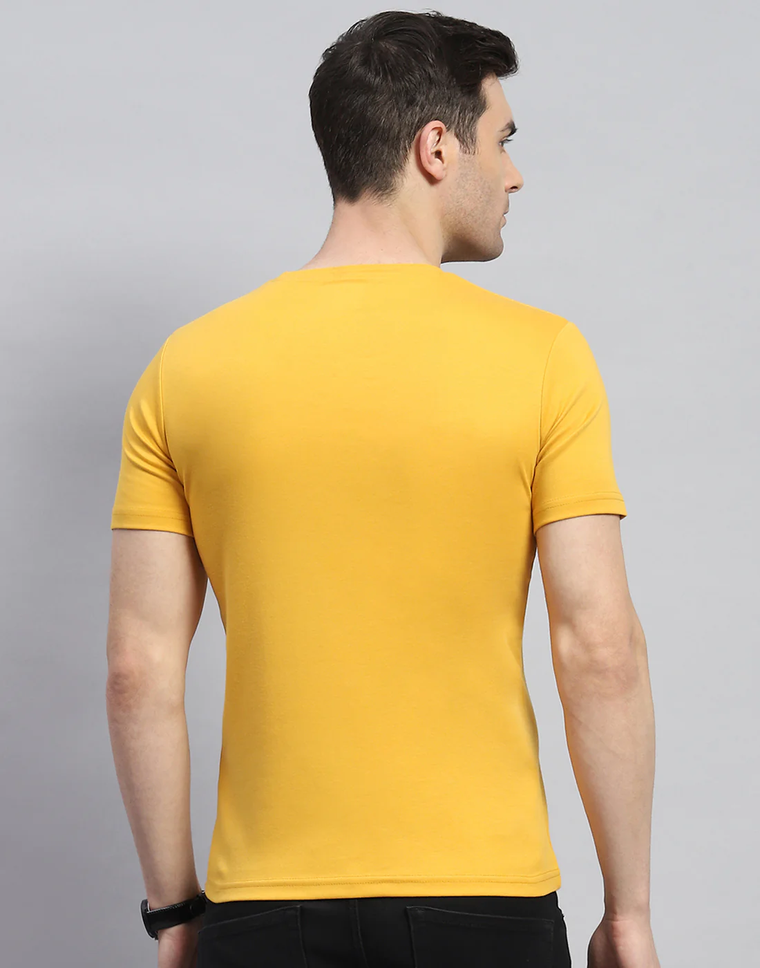 Men Yellow Solid Round Neck Half Sleeve T-Shirt - Image 6