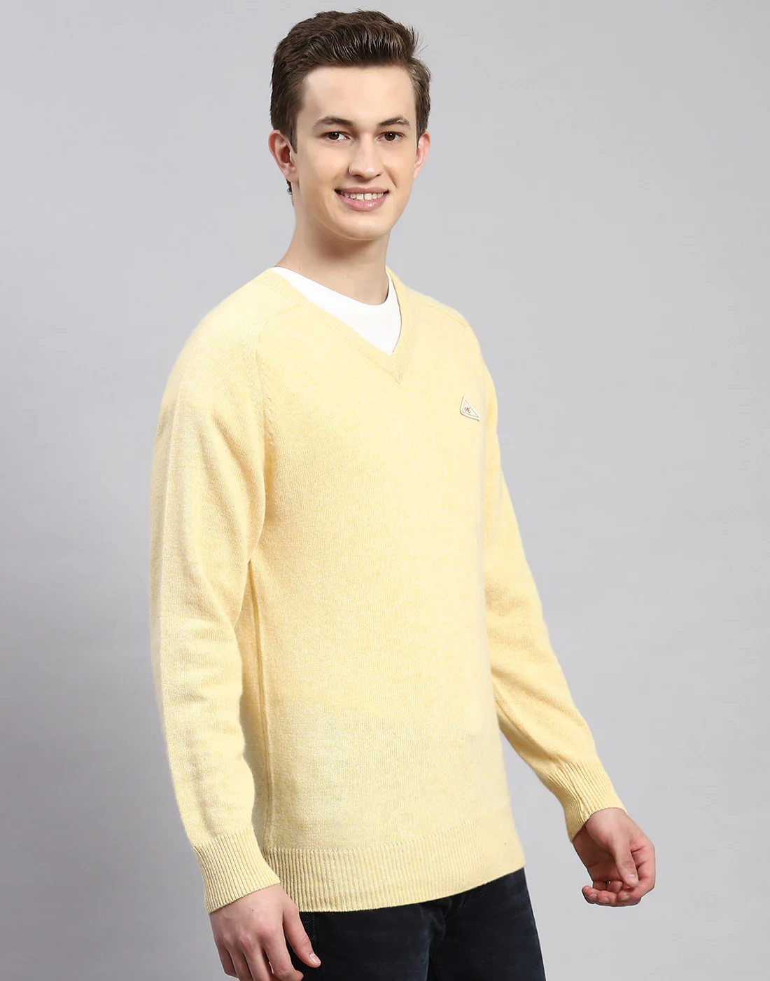 Men Yellow Solid V Neck Full Sleeve Pullover - Image 4