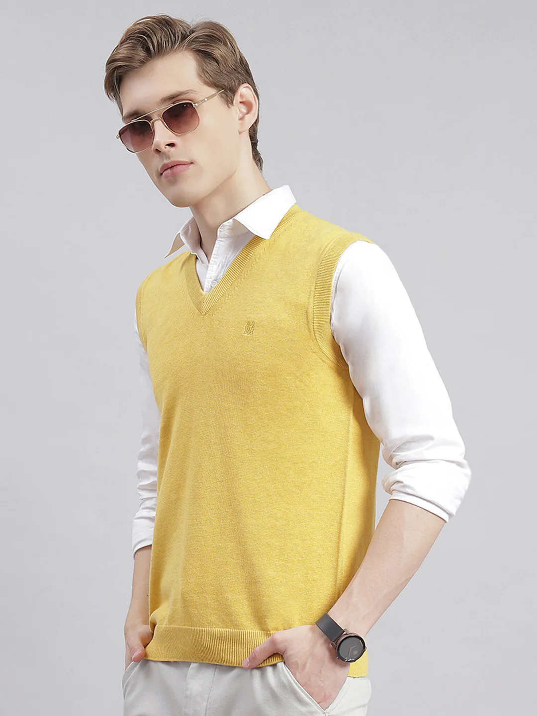 Men Yellow Solid V Neck Sleeveless Sweaters/Pullovers - Image 5