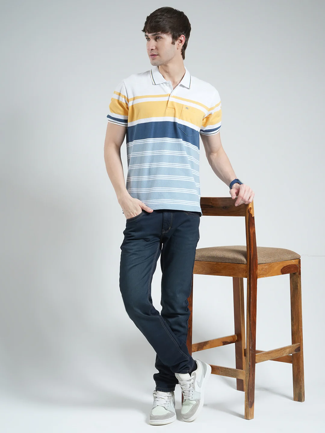 Men Yellow Stripe Collar Half Sleeve T-Shirt - Image 2
