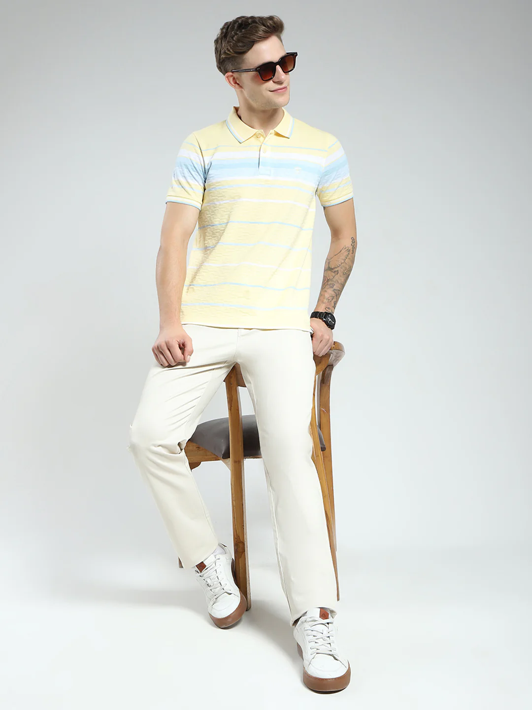 Men Yellow Stripe Collar Half Sleeve T-Shirt - Image 2