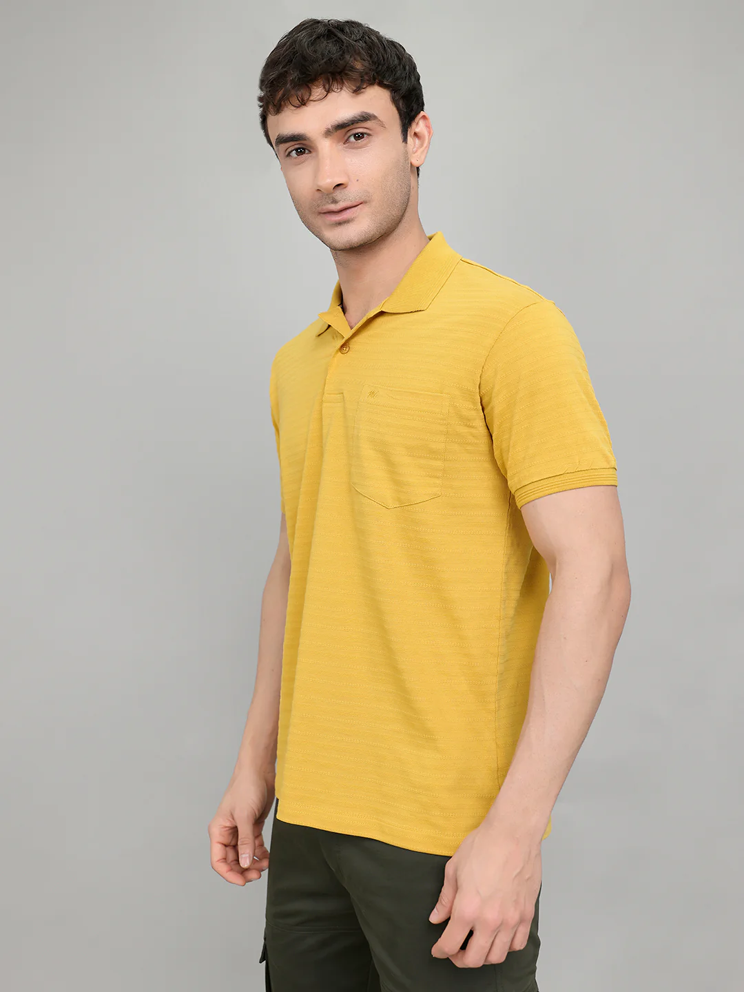 Men Yellow Stripe Collar Half Sleeve T-Shirt - Image 2