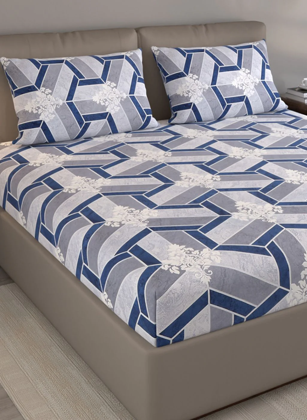 120TC Pure Cotton Queen Bedsheet with 2 Pillow Covers - Image 4