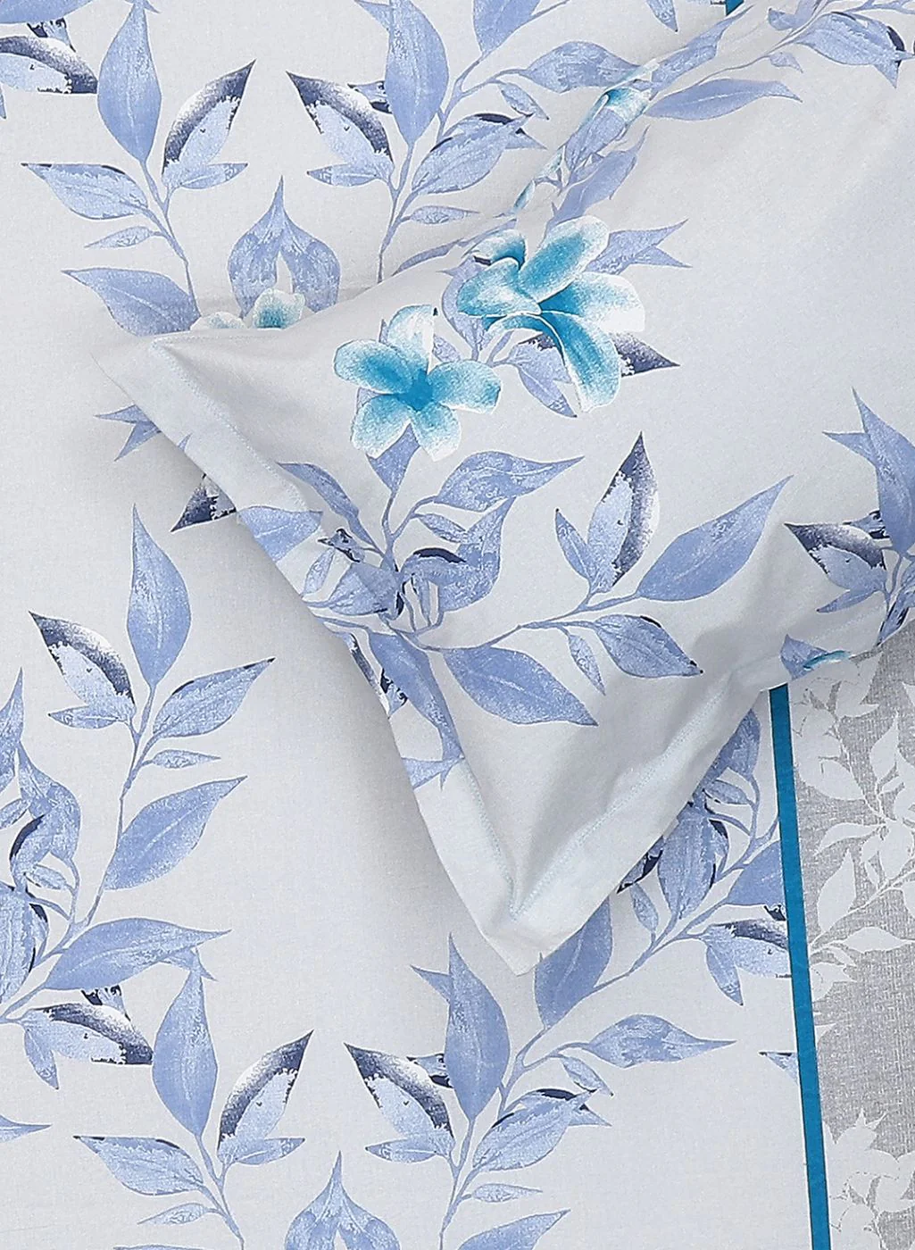 120TC Pure Cotton Queen Bedsheet with 2 Pillow Covers - Image 5