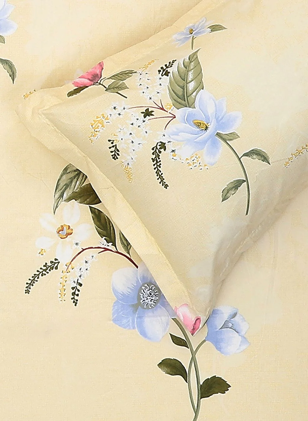 130 GSM Polyester Queen Bedsheet with 2 Pillow Covers - Image 5