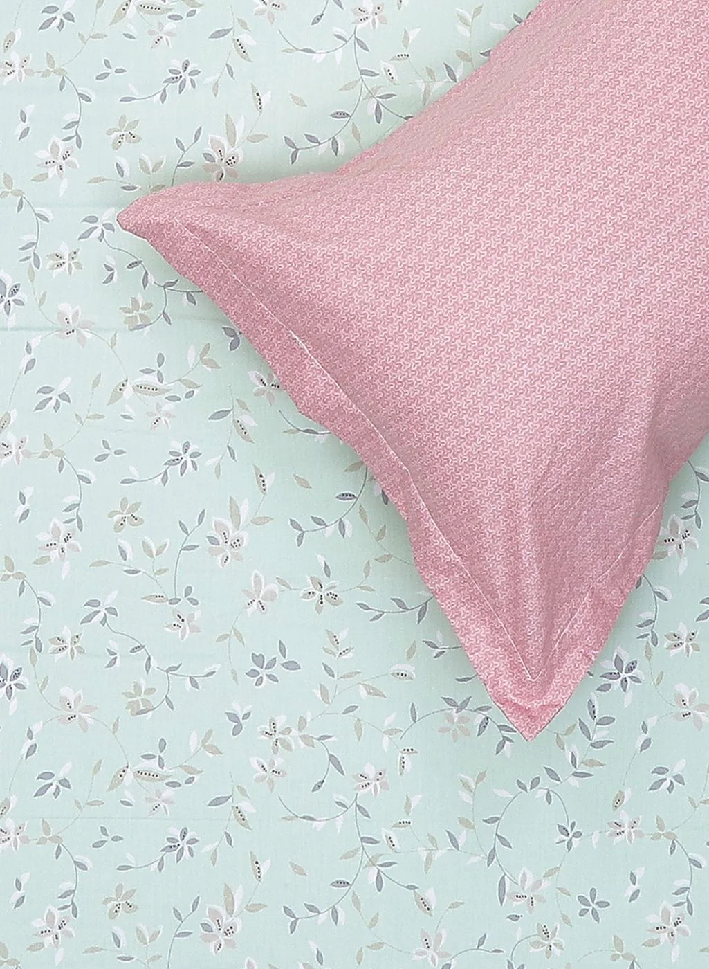 200TC Pure Cotton Queen Bedsheet with 2 Pillow Covers - Image 5