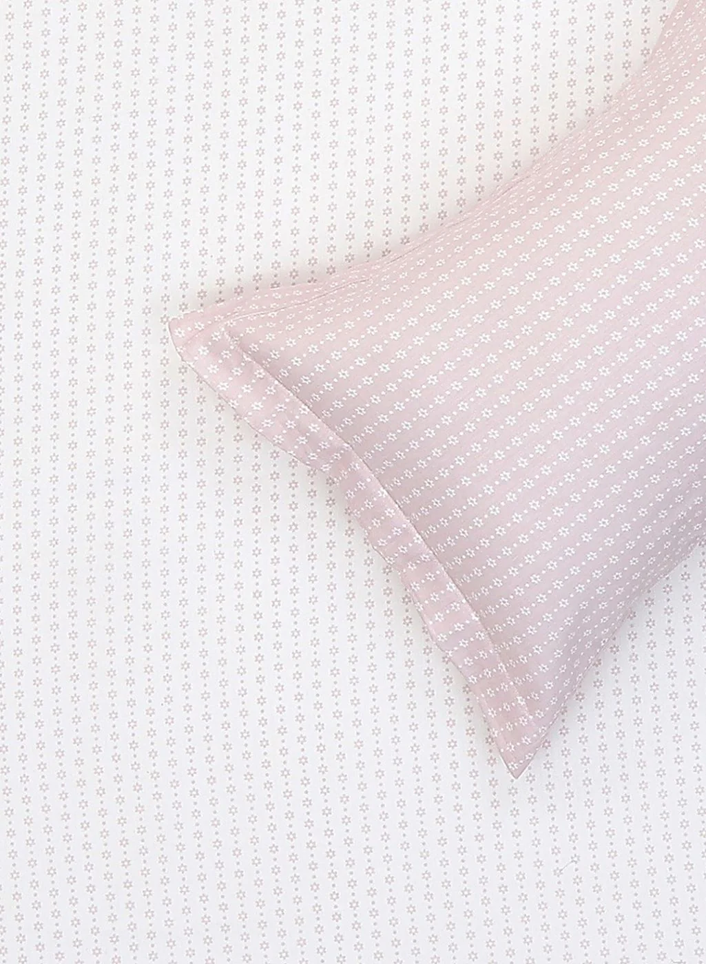 210TC Pure Cotton Queen Bedsheet with 2 Pillow Covers - Image 5
