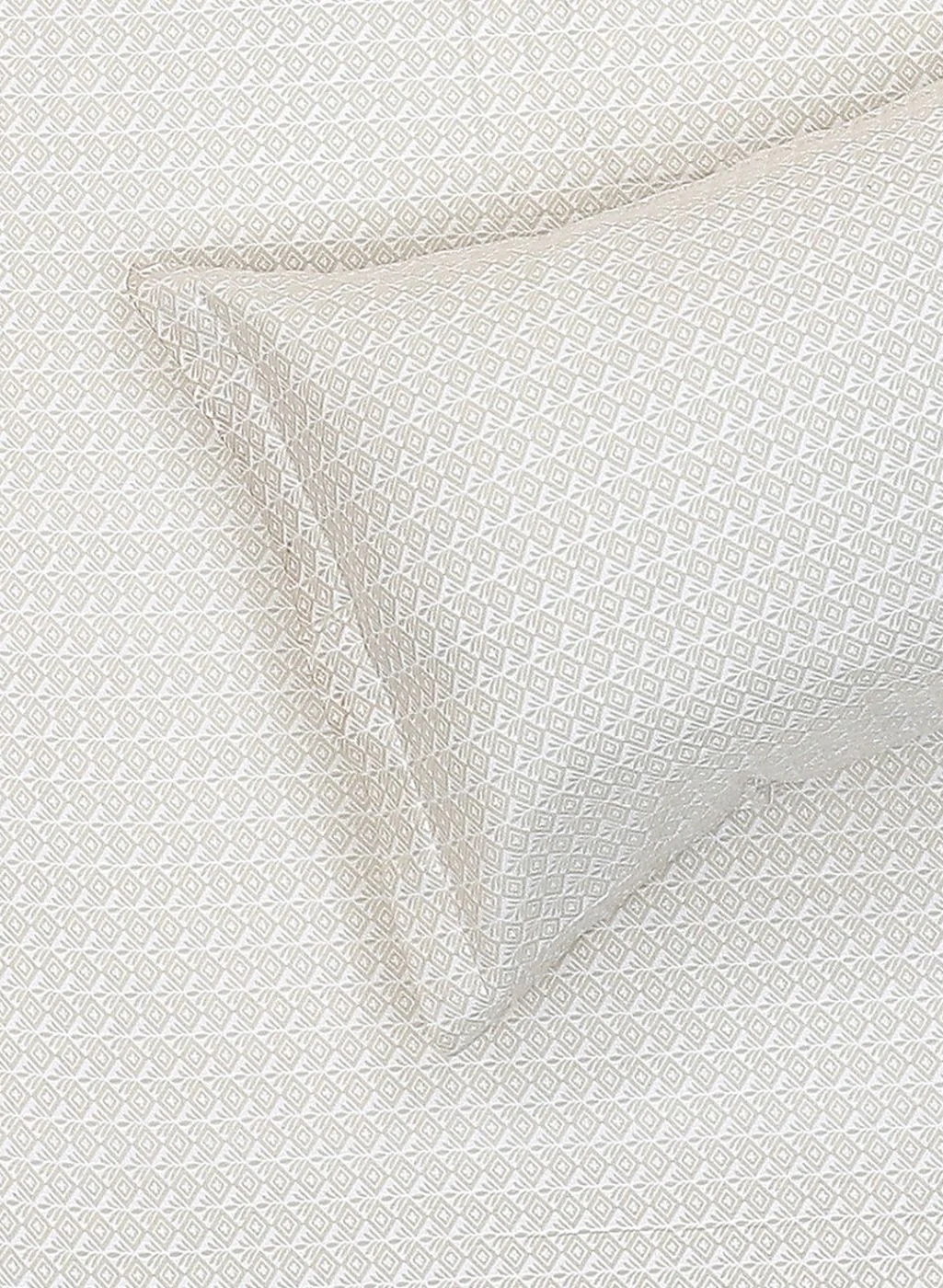210TC Pure Cotton Queen Bedsheet with 2 Pillow Covers - Image 5