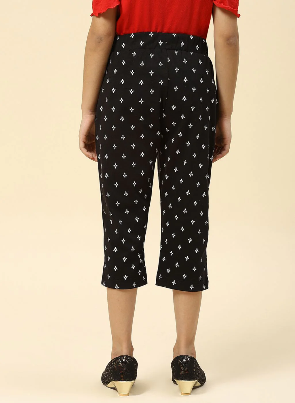 Girls Black Printed Capri - Image 5
