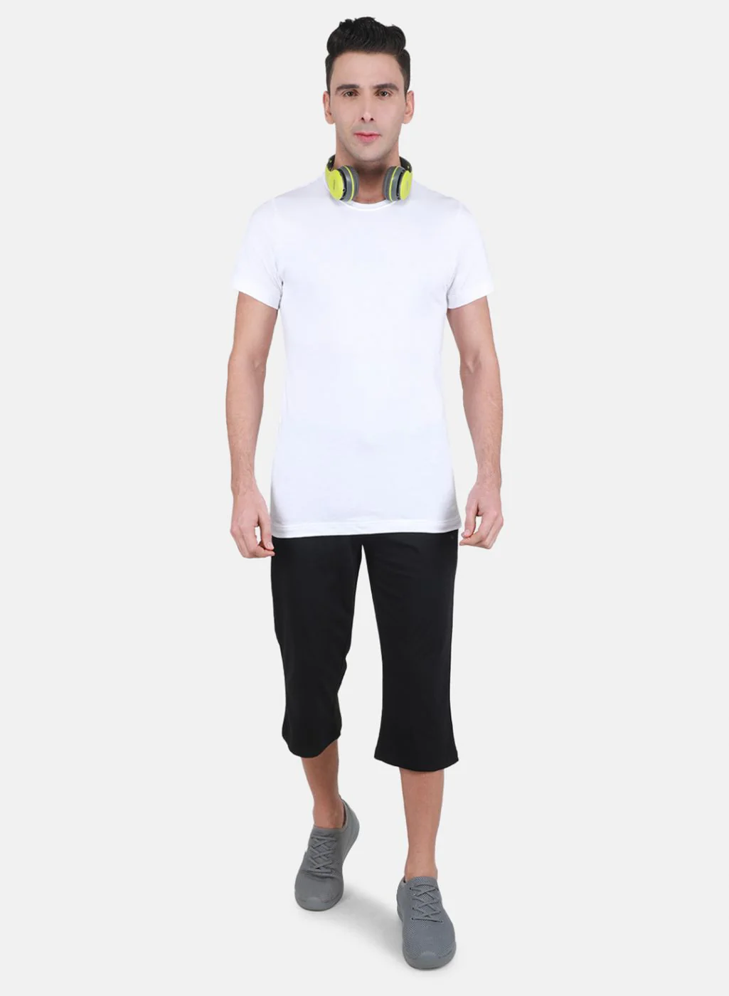 Men Black Solid Capri - Image 4