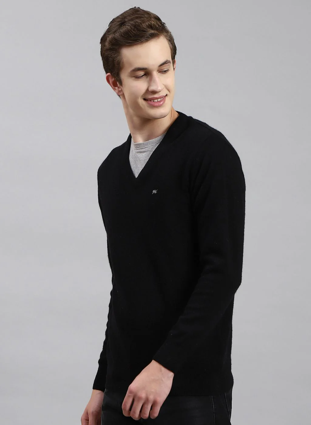 Men Black Solid Lamb wool Pullover - Image 3