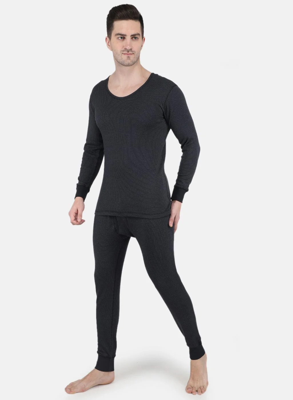 Men Black Solid Thermal Vest - Image 4