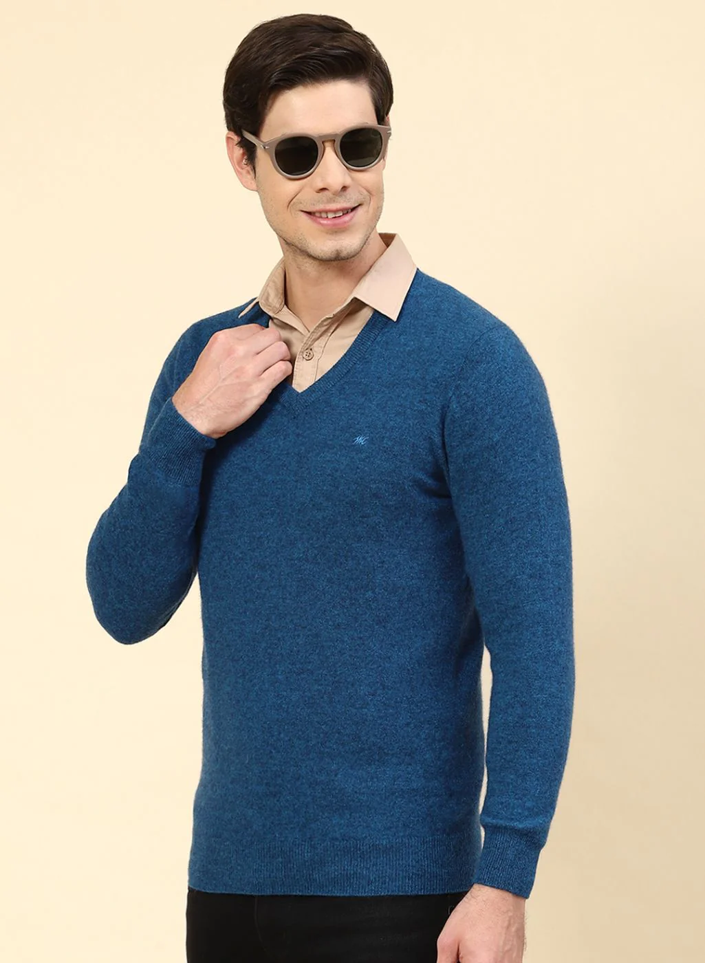 Men Blue Solid Lamb wool Pullover - Image 3