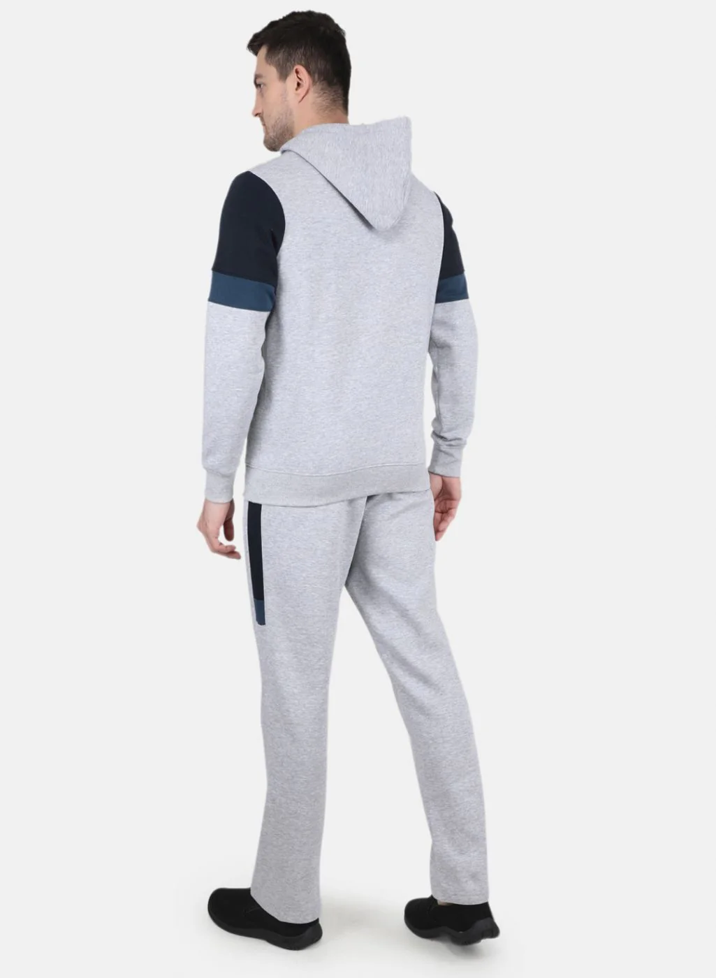 Men Grey Solid Tracksuit - Image 3