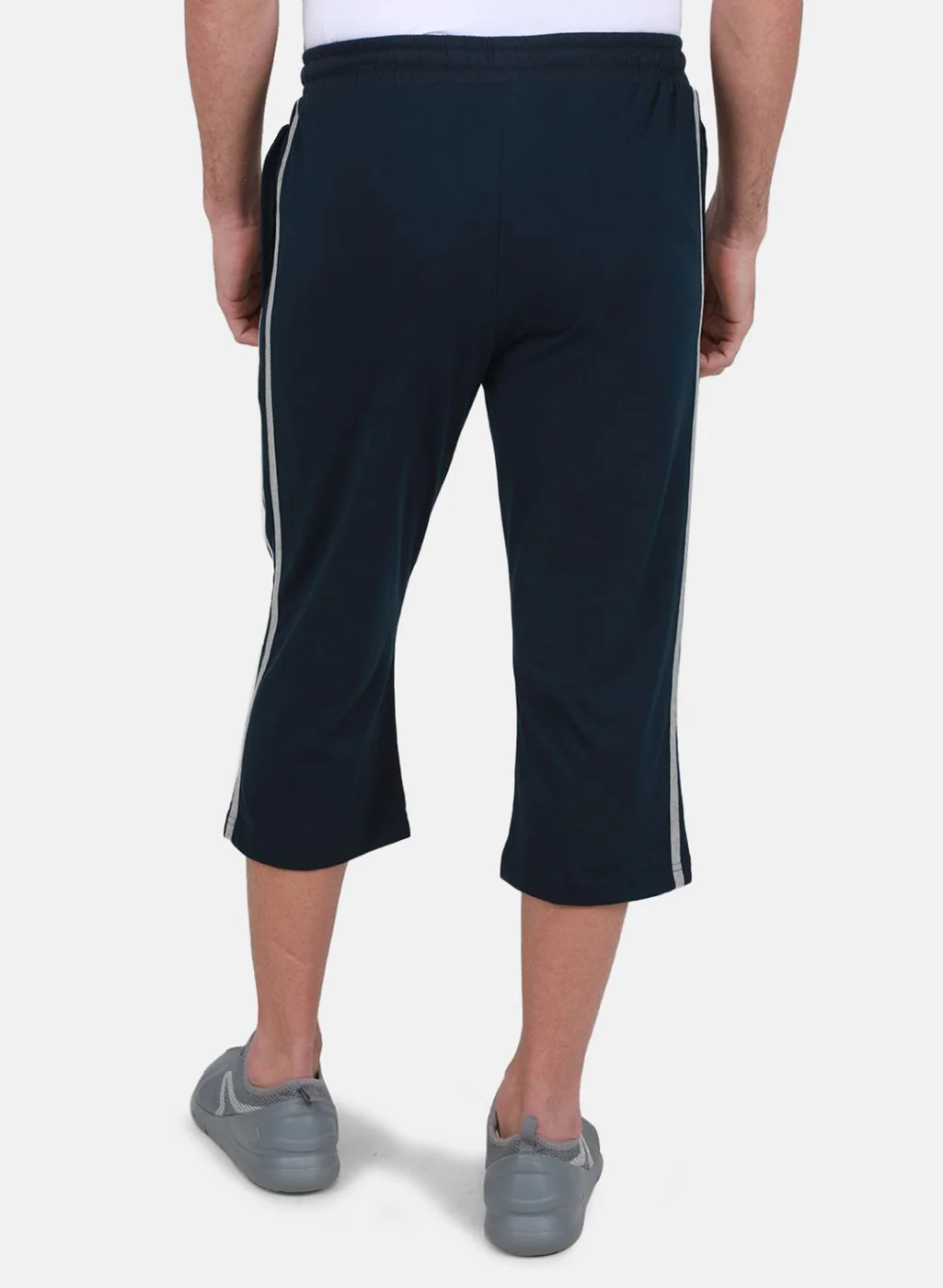 Men NAvy Blue Solid Capri - Image 3