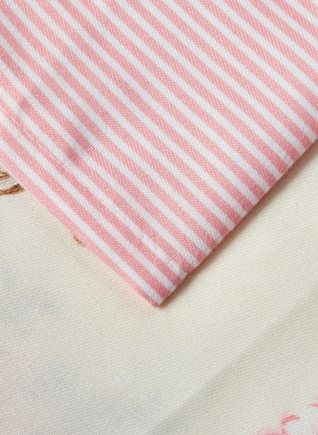 Multi Color 130 GSM Bedsheet with 2 Pillow Covers - Image 5