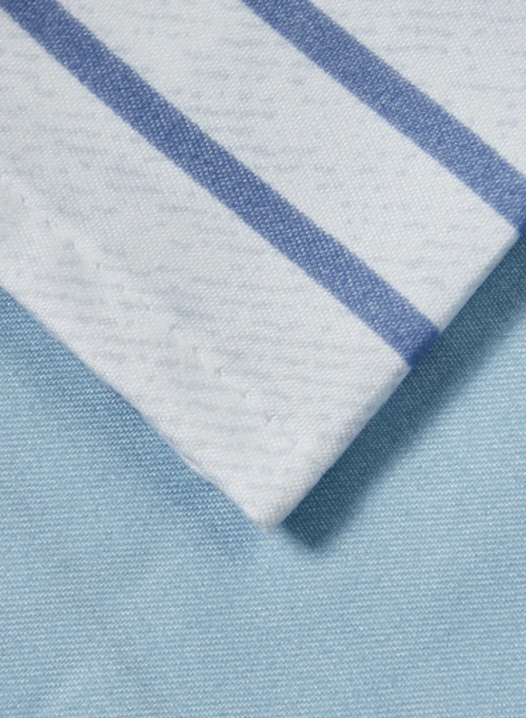 Multi Color 130 GSM Bedsheet with 2 Pillow Covers - Image 4