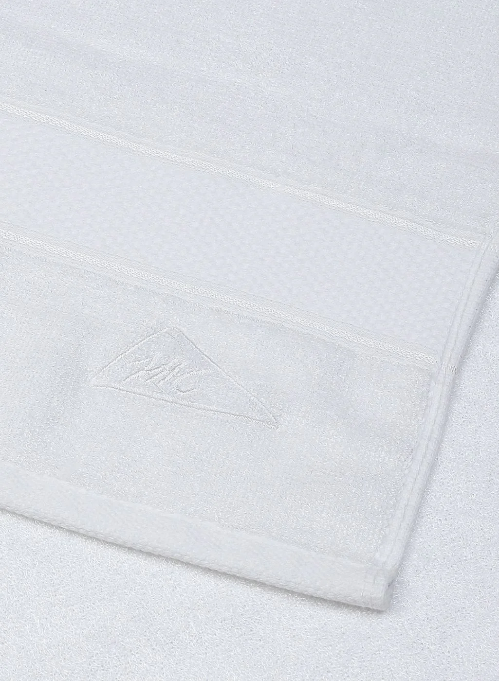 White Cotton 600 GSM Bath Towel - Image 5