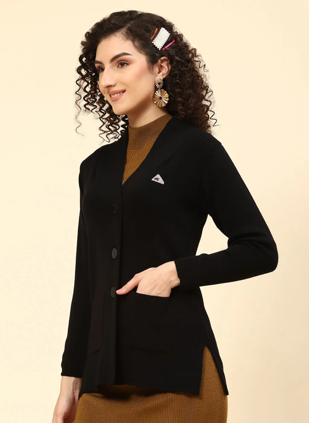 Women Black Solid Pure wool Cardigan - Image 3