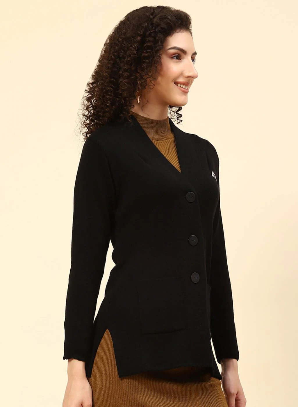 Women Black Solid Pure wool Cardigan - Image 4