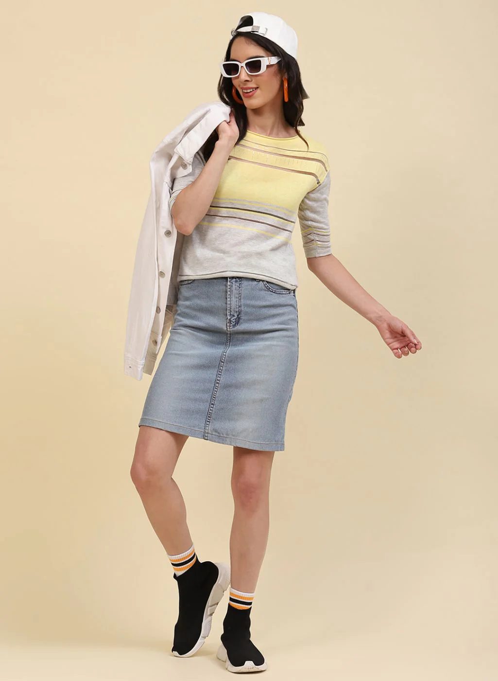 Women Off White Printed Top - Image 5