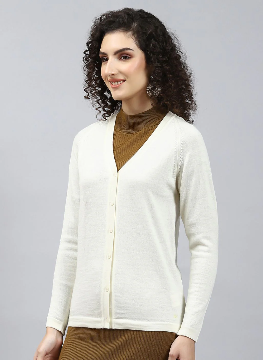 Women Off White Solid Pure wool Cardigan - Image 3