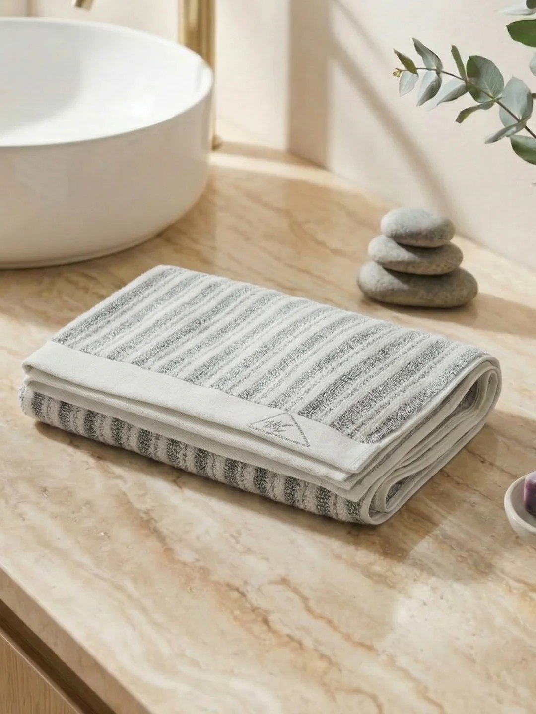 Premium Green & White Pure Cotton Self Design 500 GSM Bath Towel 1 Piece (Green Weave Collection) - Image 2