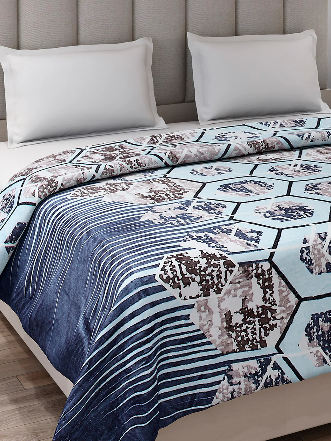 Printed Double Bed 233 GSM Blanket for AC Room - (Plushy) - Image 4