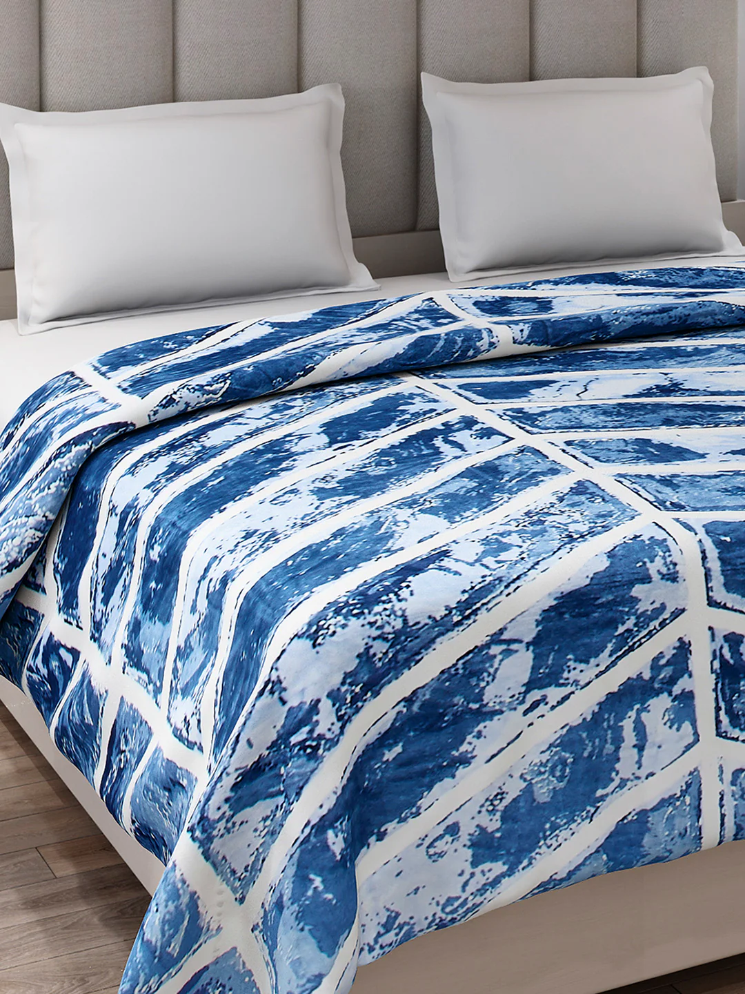 Printed Double Bed 300 GSM Blanket for AC Room - (Legacy) - Image 4