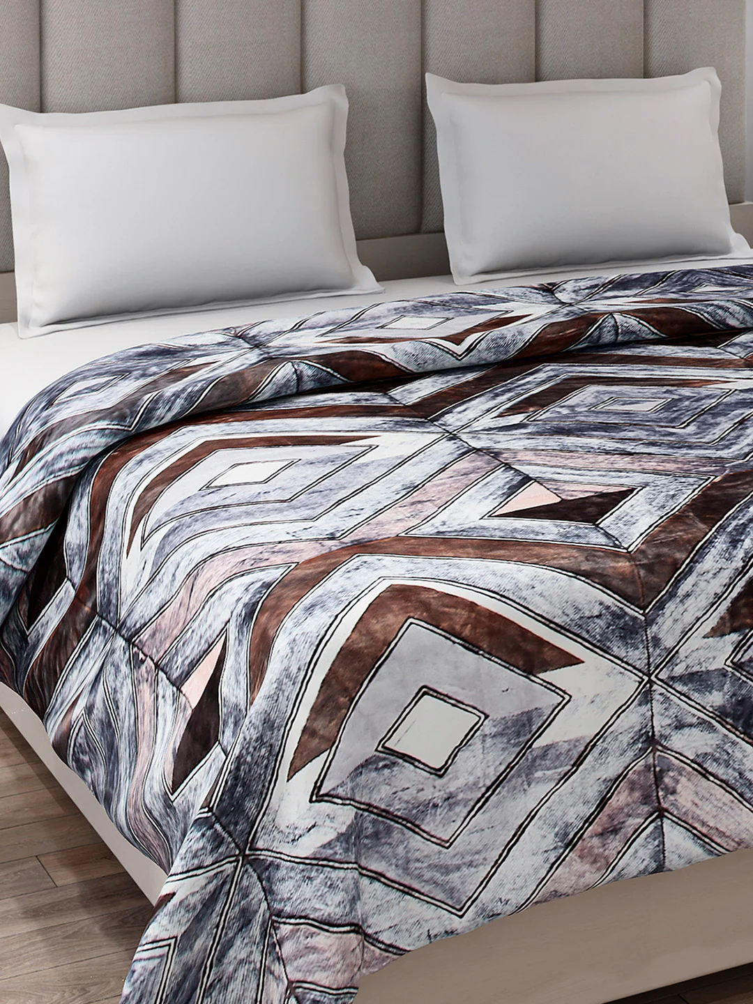Printed Double Bed 300 GSM Blanket for AC Room - (Legacy) - Image 4