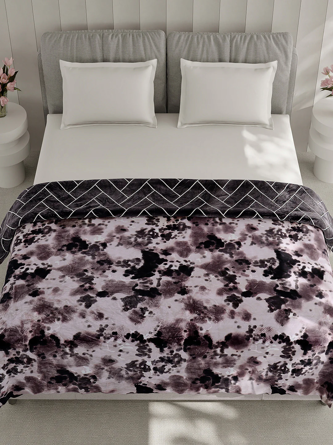 Printed Double Bed 350 GSM Blanket for AC Room - (Manhattan) - Image 2