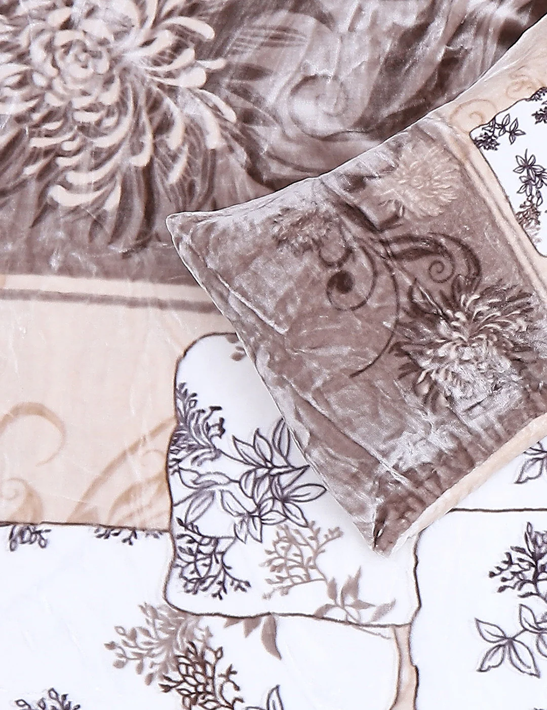 Printed Double Bed Bedding Set - Image 9