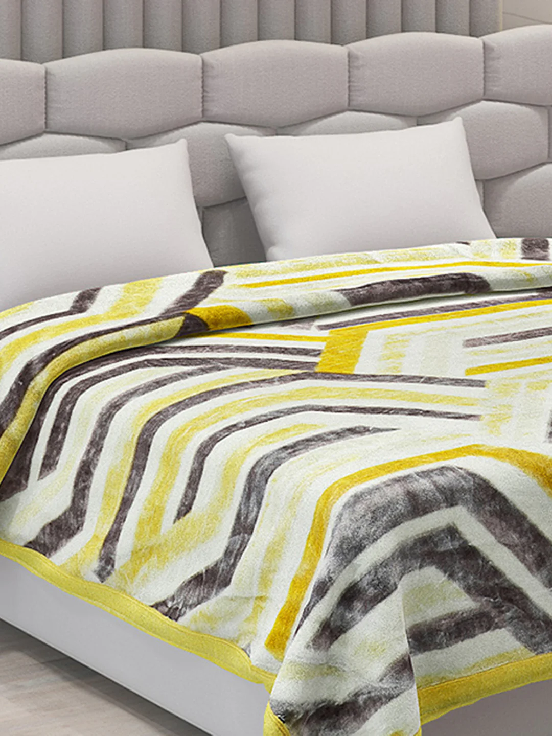 Printed Double Bed Blanket for Heavy Winter -3 Ply - Image 4