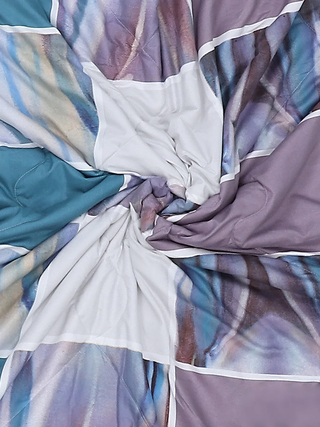 Printed 100% Polyester Double Bed Comforter for AC Room - Image 7