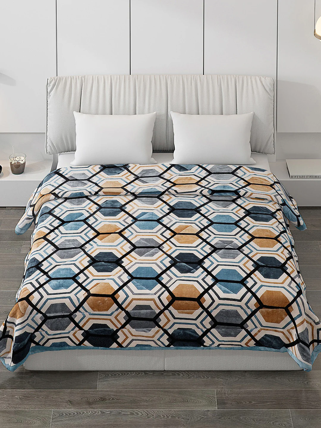 Printed 100% Polyester Double Bed Comforter for Winter - Image 2