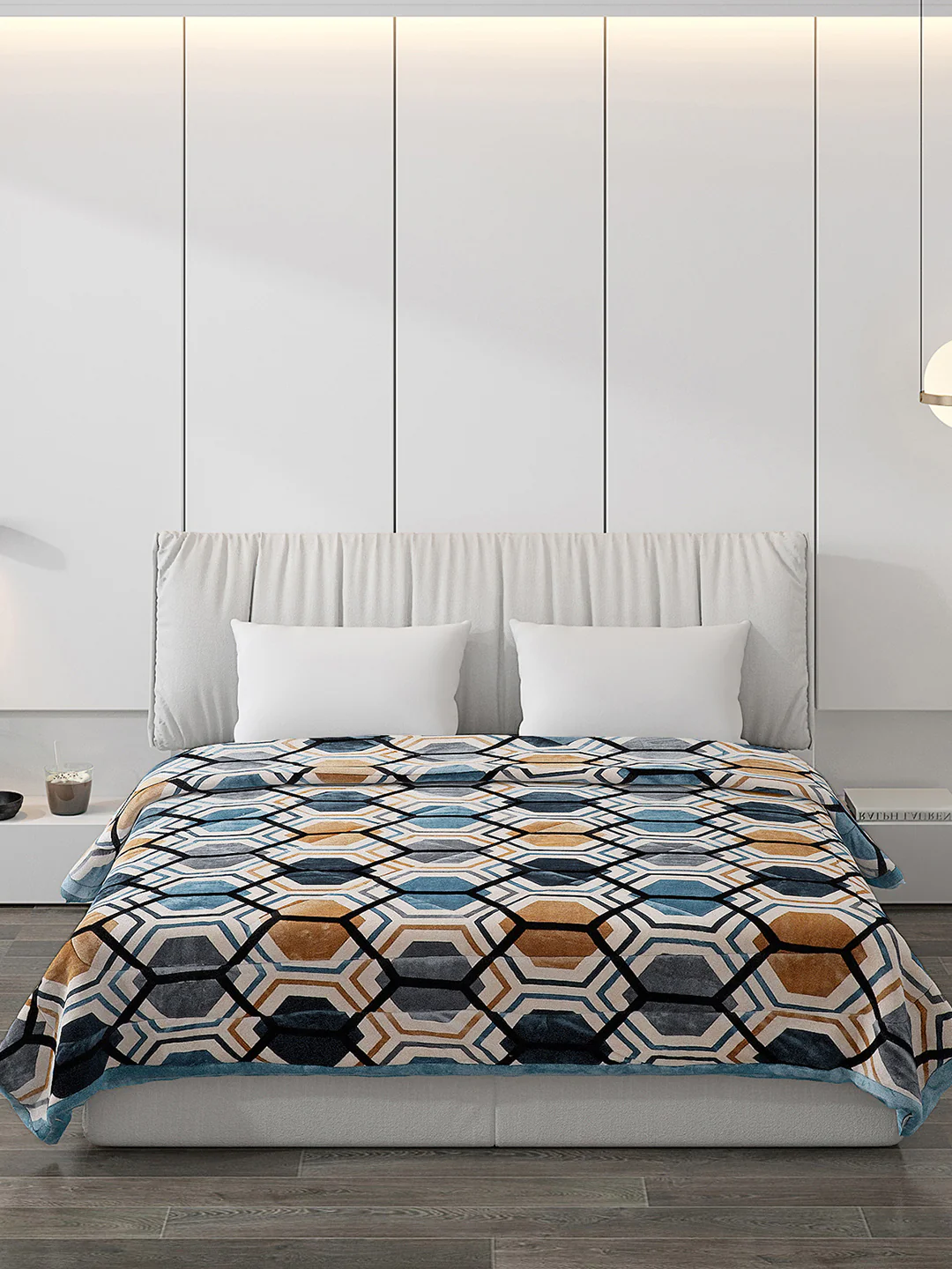 Printed 100% Polyester Double Bed Comforter for Winter - Image 3