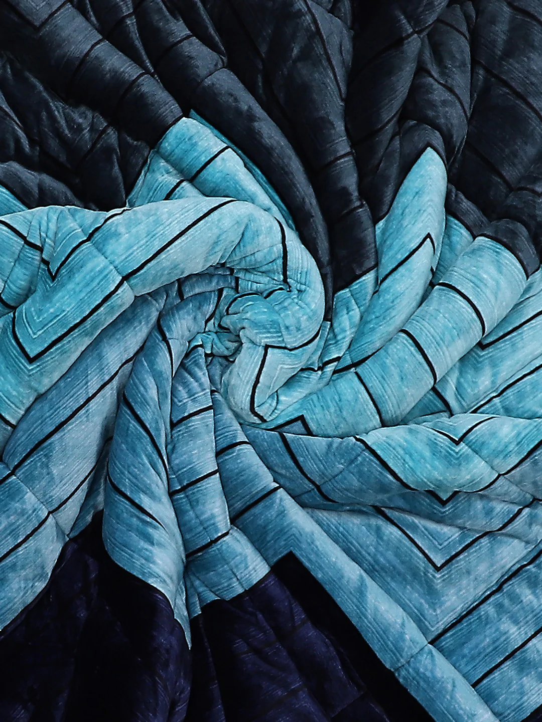 Printed 100% Polyester Double Bed Comforter for Winter - Image 7