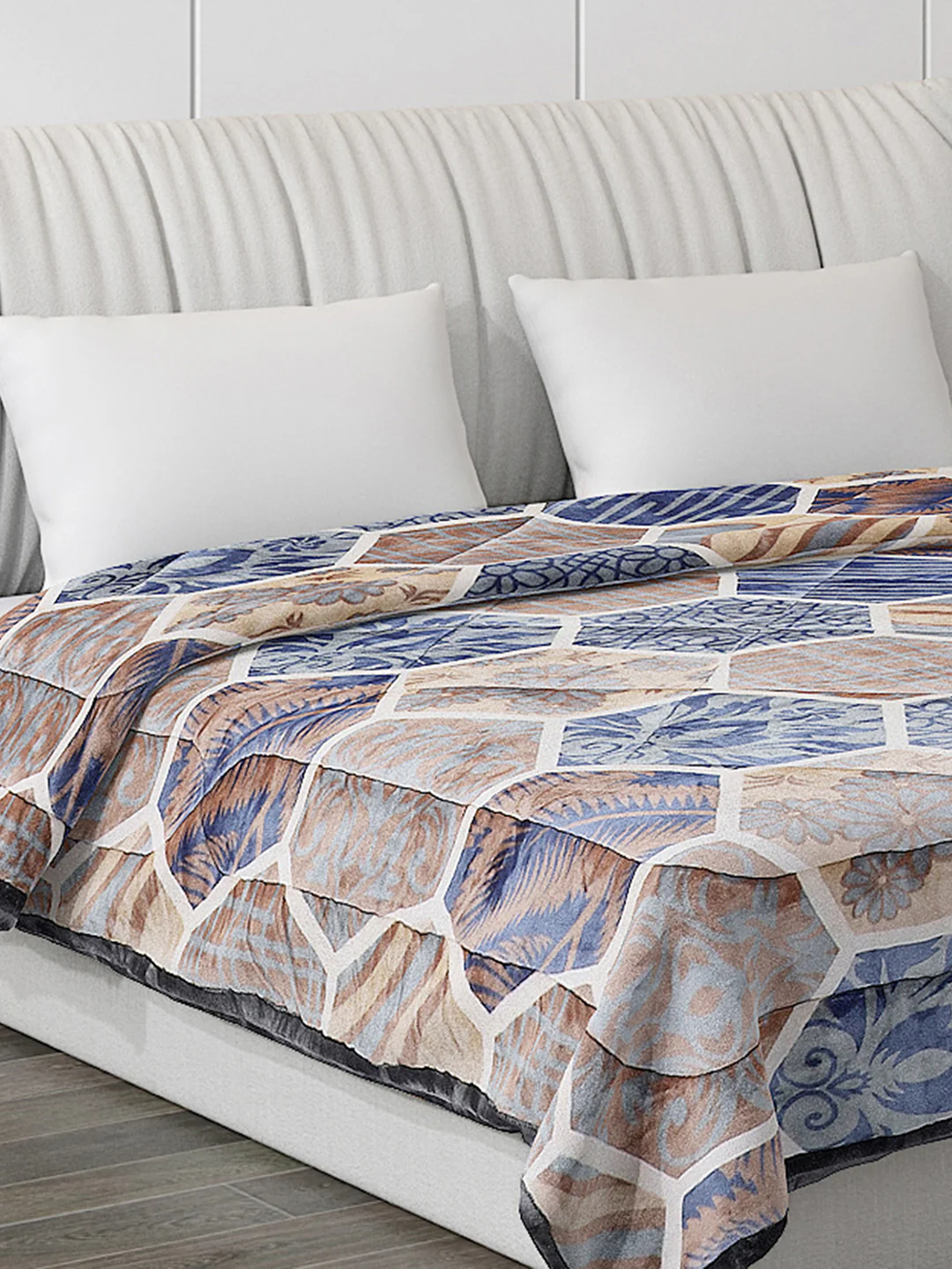 Printed 100% Polyester Double Bed Comforter for Winter - Image 4