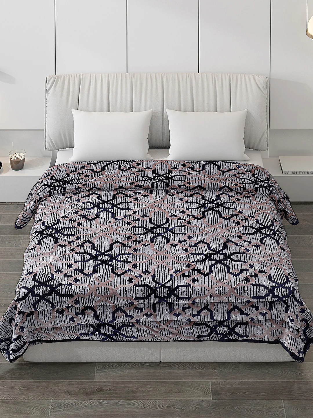 Printed 100% Polyester Double Bed Comforter for Winter - Image 2