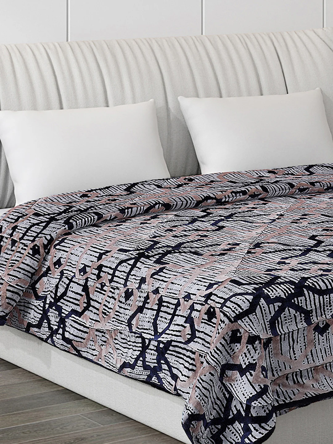 Printed 100% Polyester Double Bed Comforter for Winter - Image 4