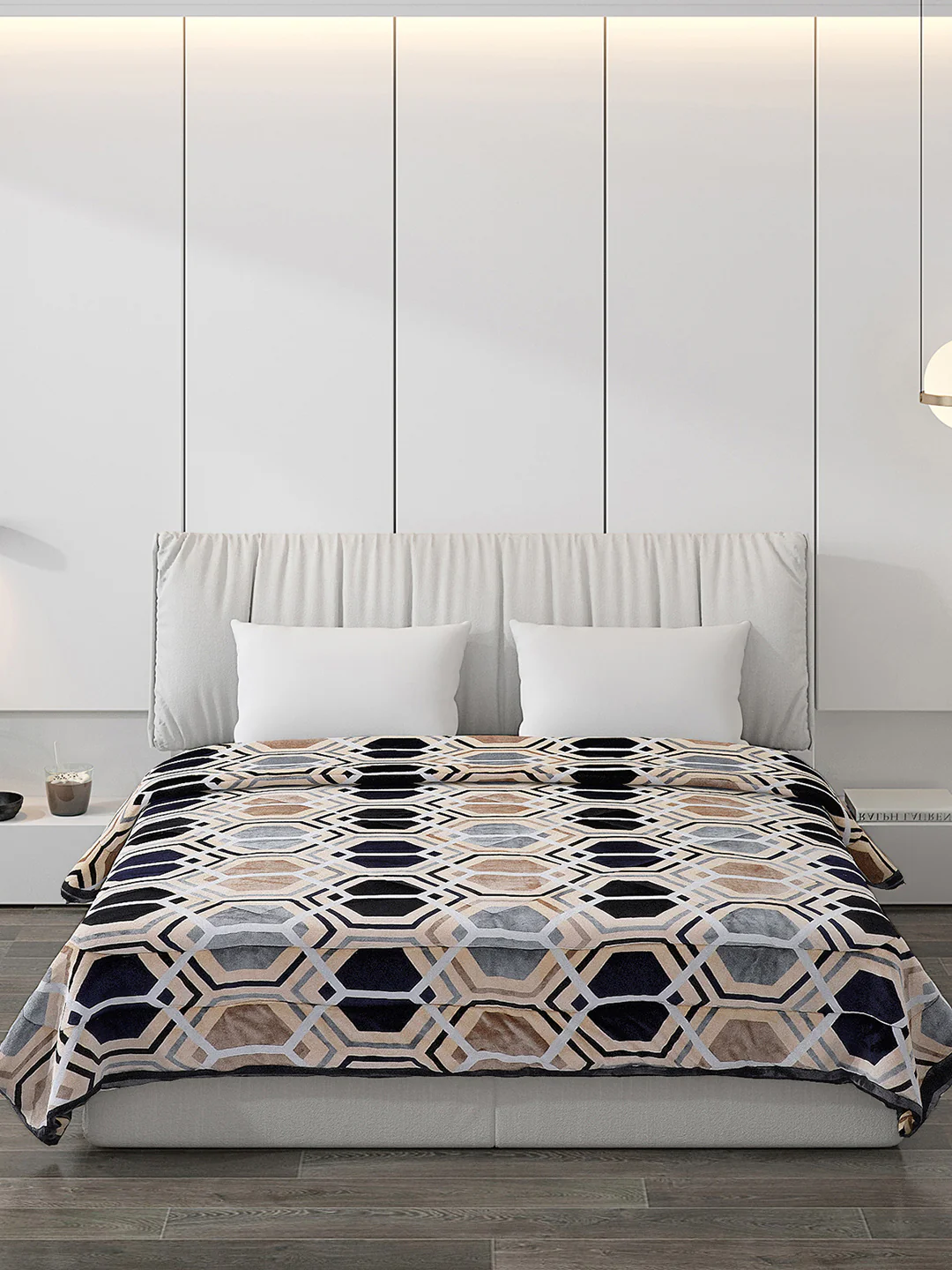 Printed 100% Polyester Double Bed Comforter for Winter - Image 3