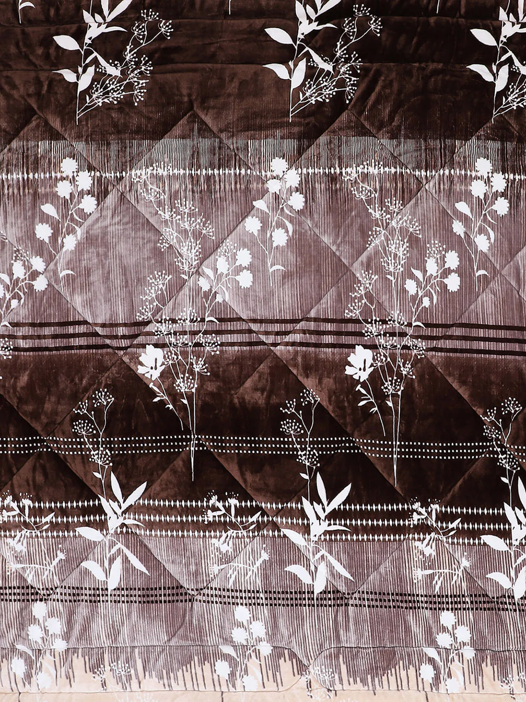 Printed 100% Polyester Double Bed Comforter for Winter - Image 6