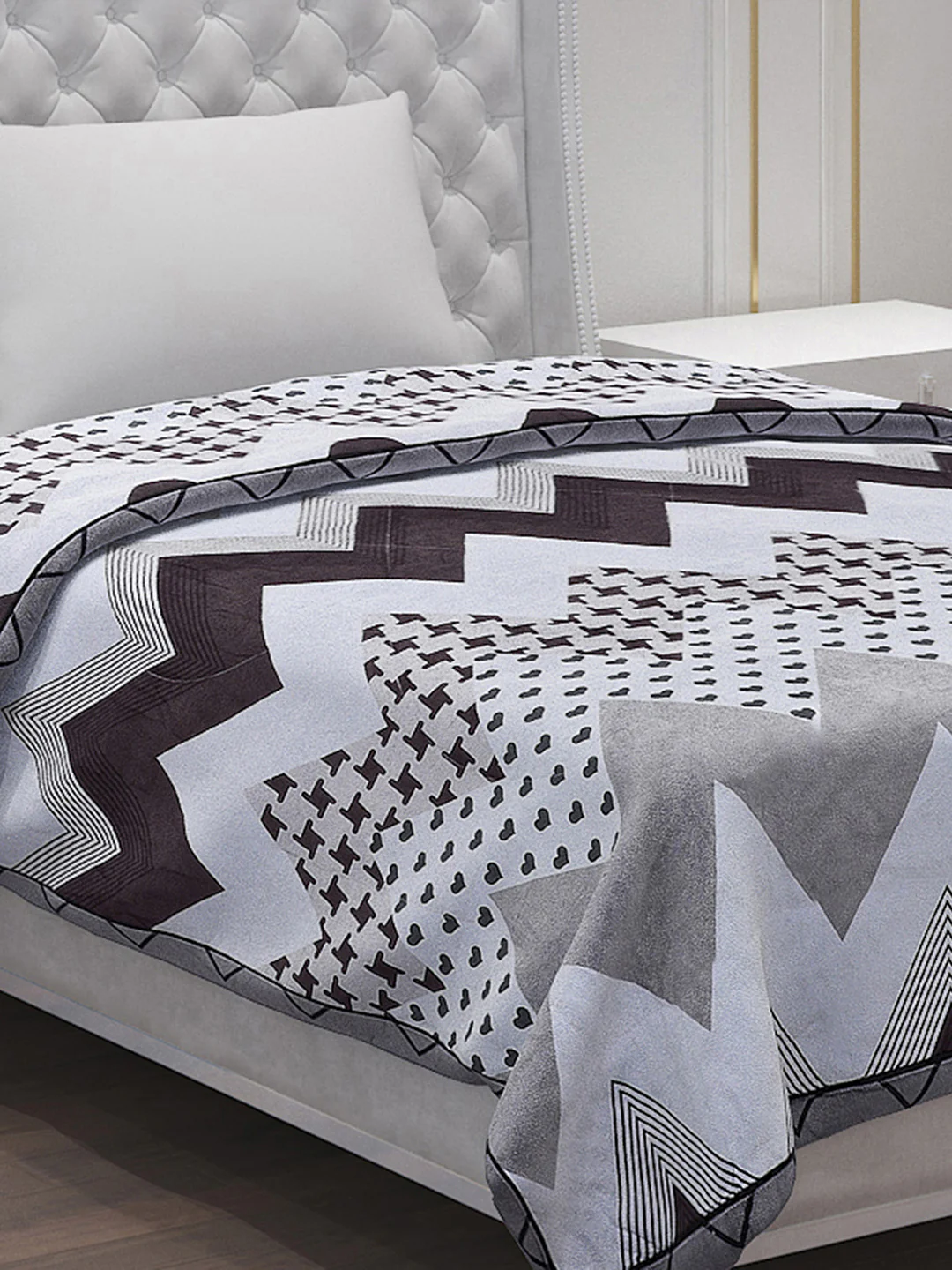 Printed 100% Polyester Single Bed Comforter for AC Room - Image 4