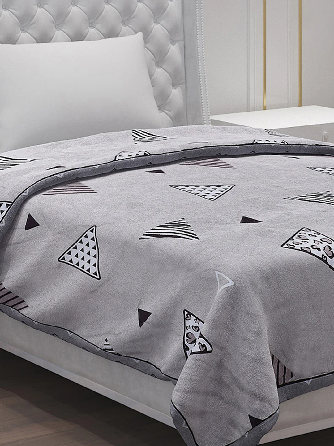 Printed 100% Polyester Single Bed Comforter for AC Room - Image 4