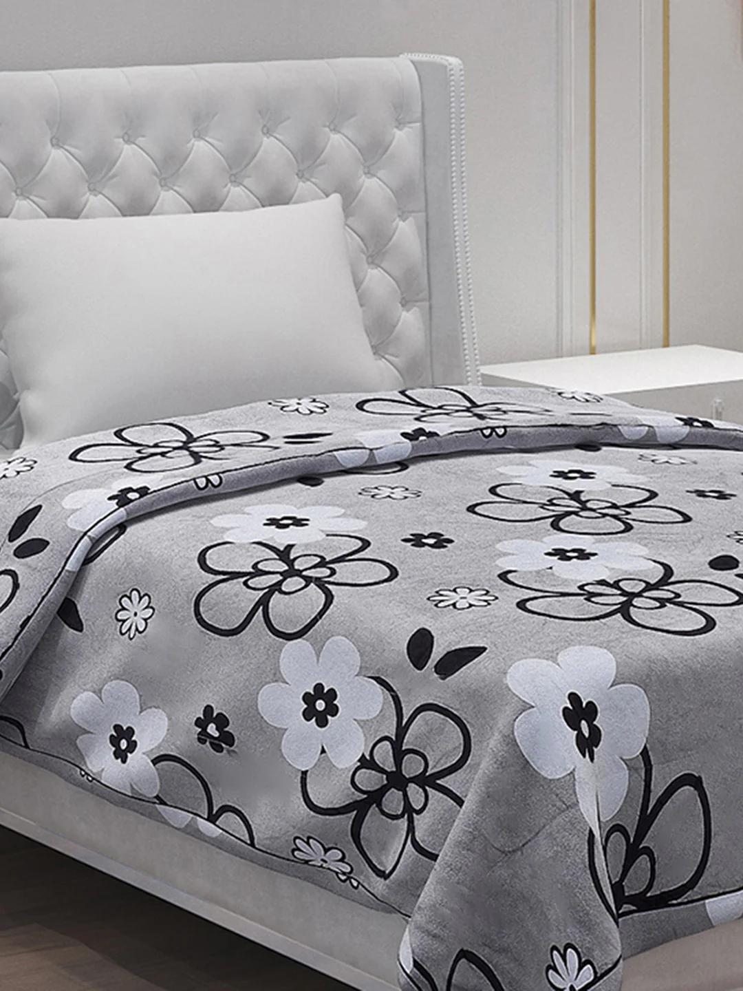 Printed 100% Polyester Single Bed Comforter for AC Room - Image 4