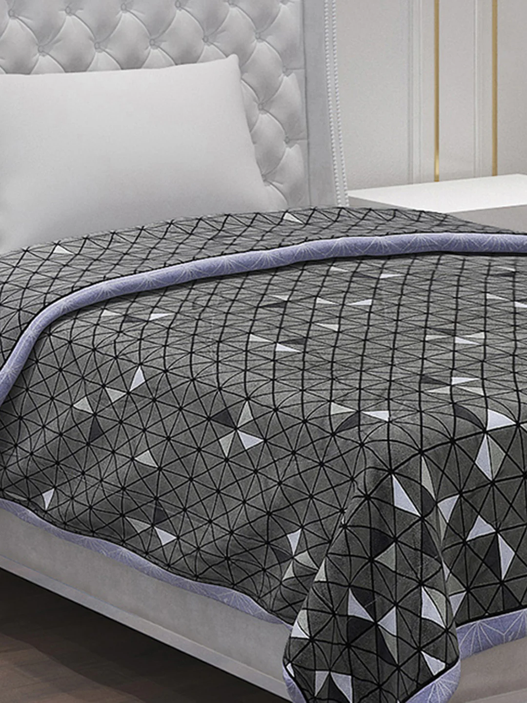 Printed 100% Polyester Single Bed Comforter for AC Room - Image 4