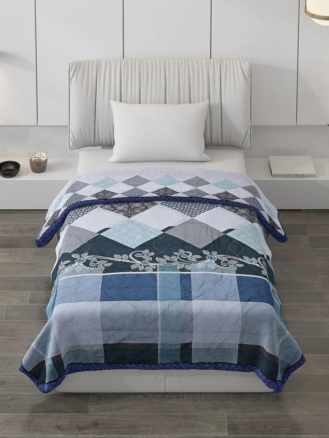 Printed 100% Polyester Single Bed Comforter for AC Room - Image 2
