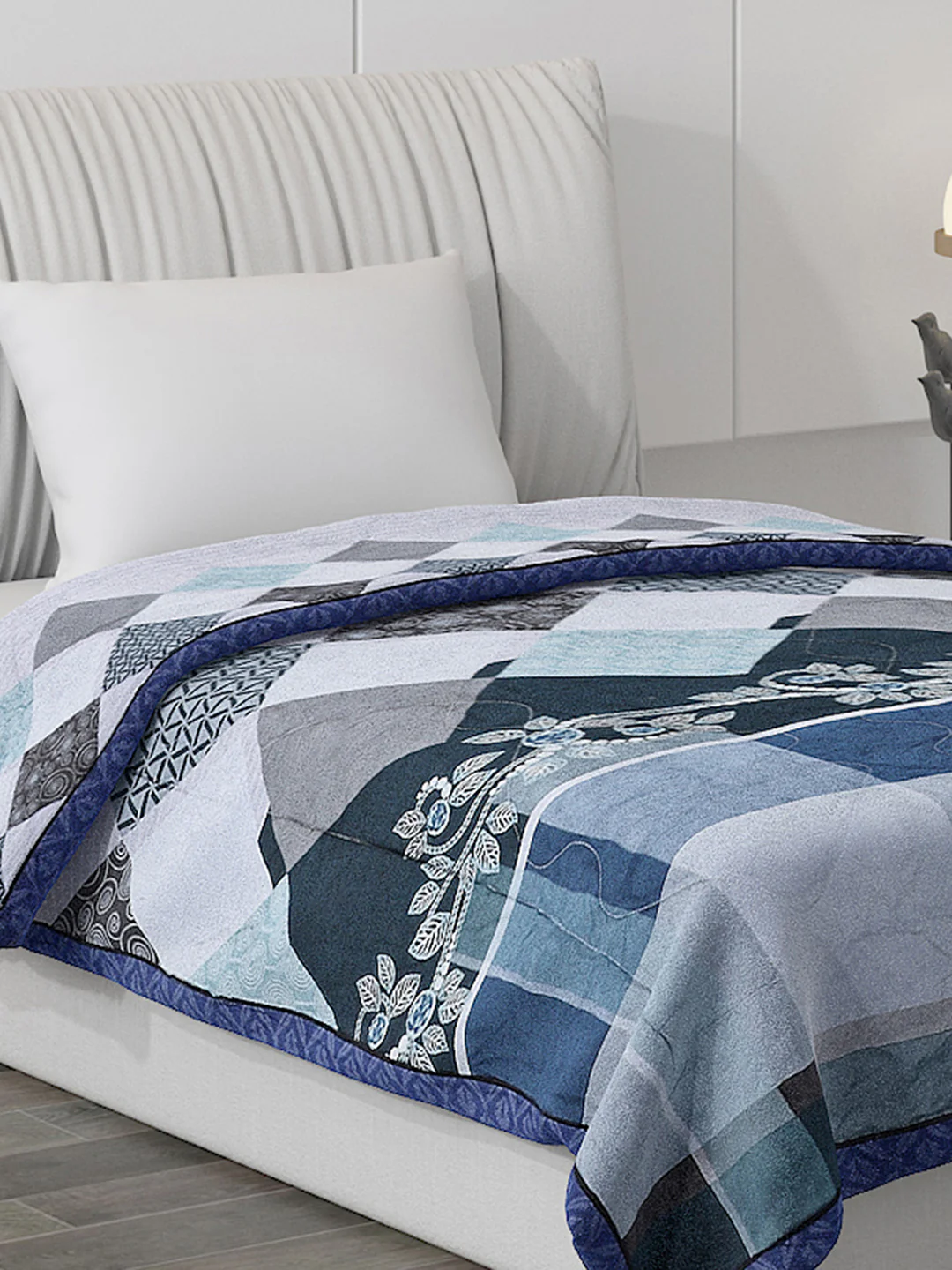 Printed 100% Polyester Single Bed Comforter for AC Room - Image 4